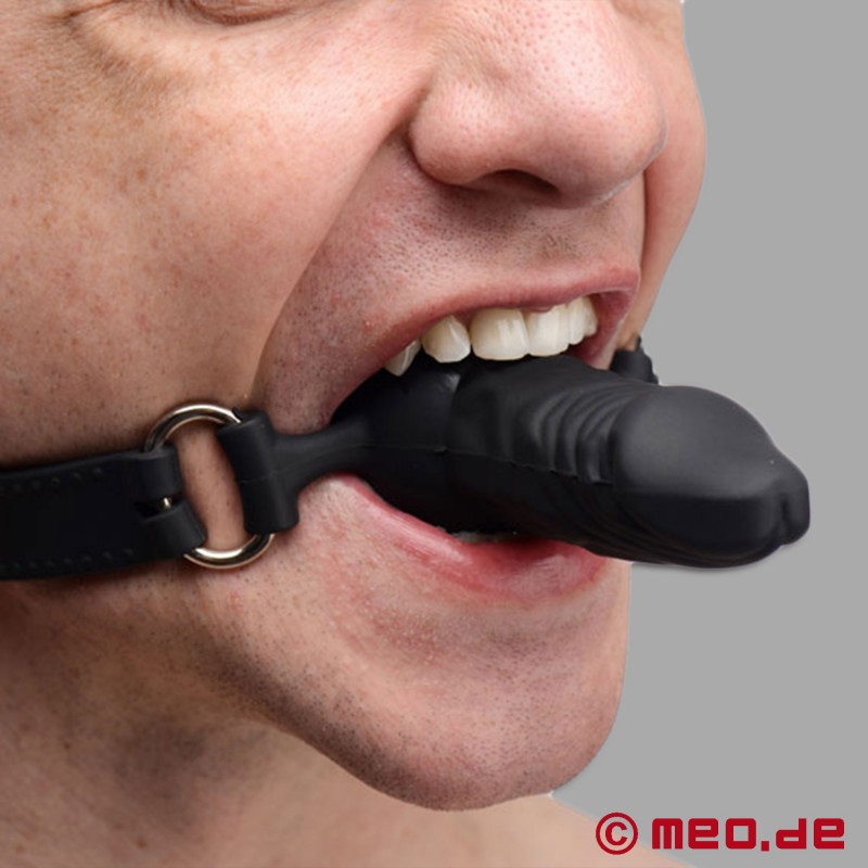 5 inch latex face strap on black dildo mouth gag